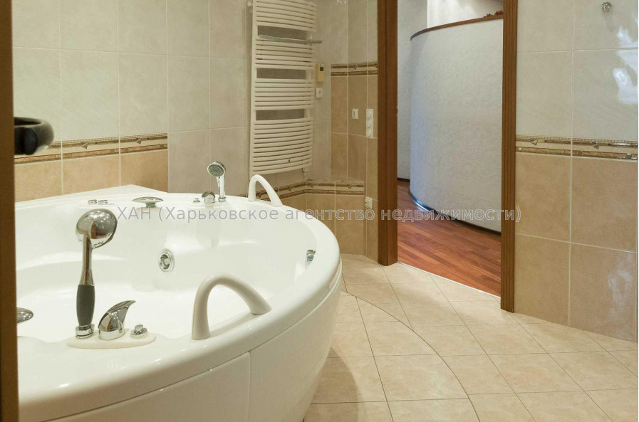 Сдам квартиру, Багалия ул. , 4  ком., 153 м², авторский дизайн 