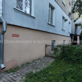 Продам квартиру, Колонная ул. , 3 кім., 54 м², капитальный ремонт