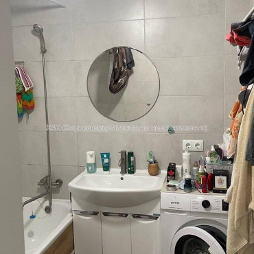 Продам квартиру, Мира ул. , 3 кім., 74 м², частичный ремонт 