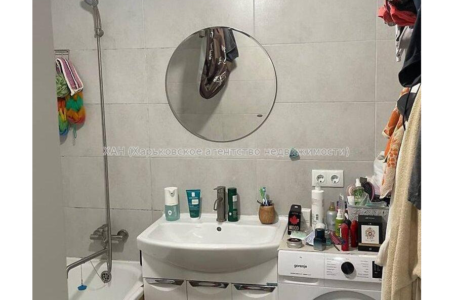Продам квартиру, Мира ул. , 3 кім., 74 м², частичный ремонт 