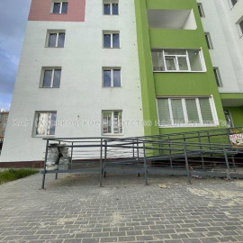 Продам квартиру, Мира ул. , 3 кім., 74 м², частичный ремонт