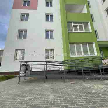 Продам квартиру, Мира ул. , 3 кім., 74 м², частичный ремонт 