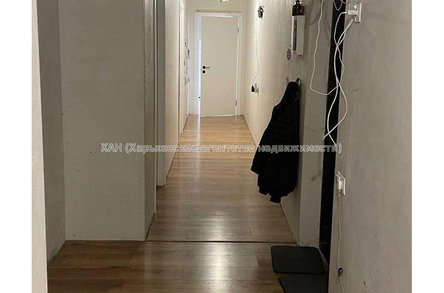 Продам квартиру, Мира ул. , 3 кім., 74 м², частичный ремонт 