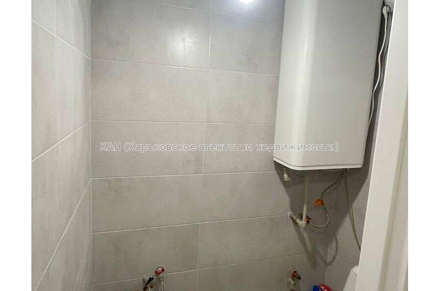 Продам квартиру, Мира ул. , 3 кім., 74 м², частичный ремонт 