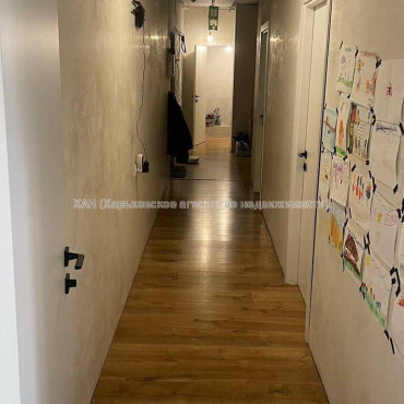 Продам квартиру, Мира ул. , 3 кім., 74 м², частичный ремонт 