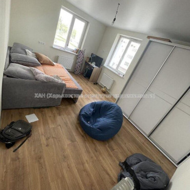 Продам квартиру, Мира ул. , 3 кім., 74 м², частичный ремонт 