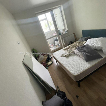 Продам квартиру, Мира ул. , 3 кім., 74 м², частичный ремонт 