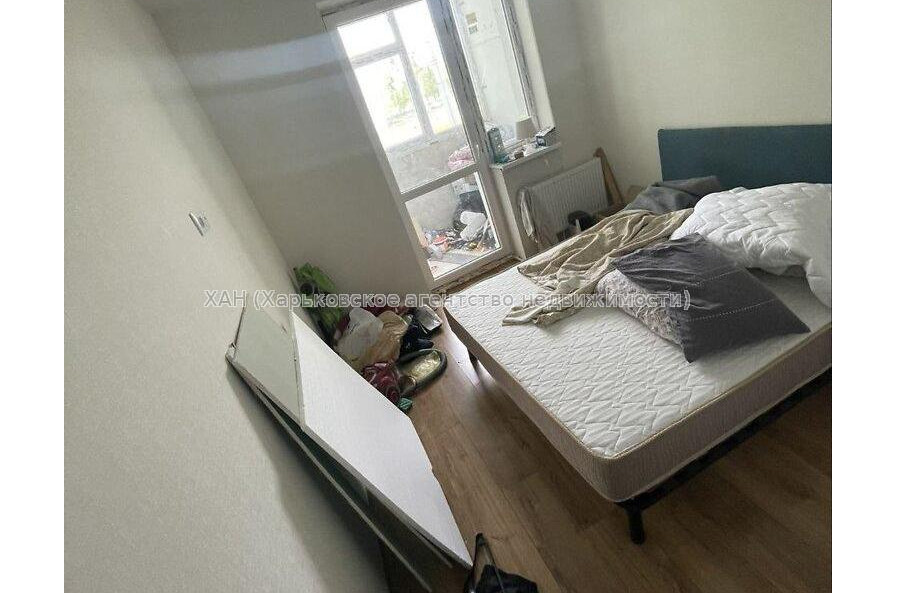 Продам квартиру, Мира ул. , 3 кім., 74 м², частичный ремонт 