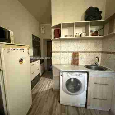 Продам квартиру, Мира ул. , 1 кім., 14.10 м², евроремонт 