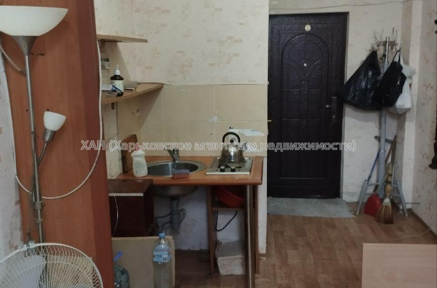 Продам квартиру, Золочевская ул. , 1 кім., 14.80 м², косметический ремонт 