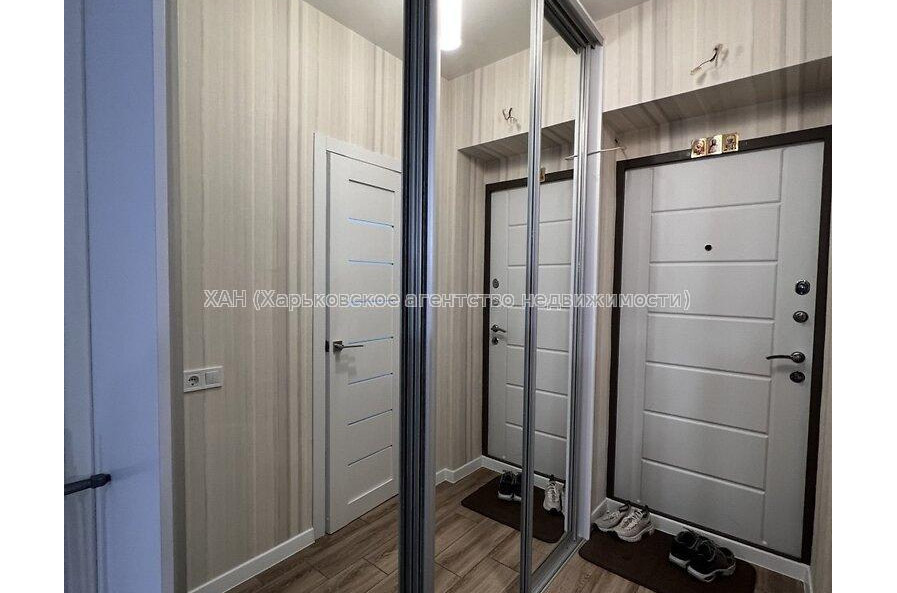 Продам квартиру, Драгоманова ул. , 1 кім., 20 м², евроремонт 