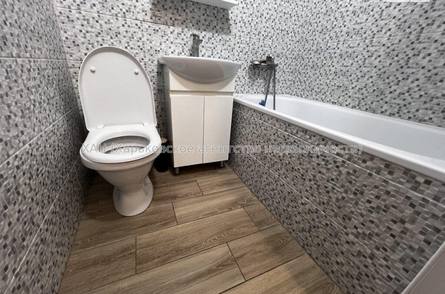 Продам квартиру, Драгоманова ул. , 1 кім., 20 м², евроремонт 