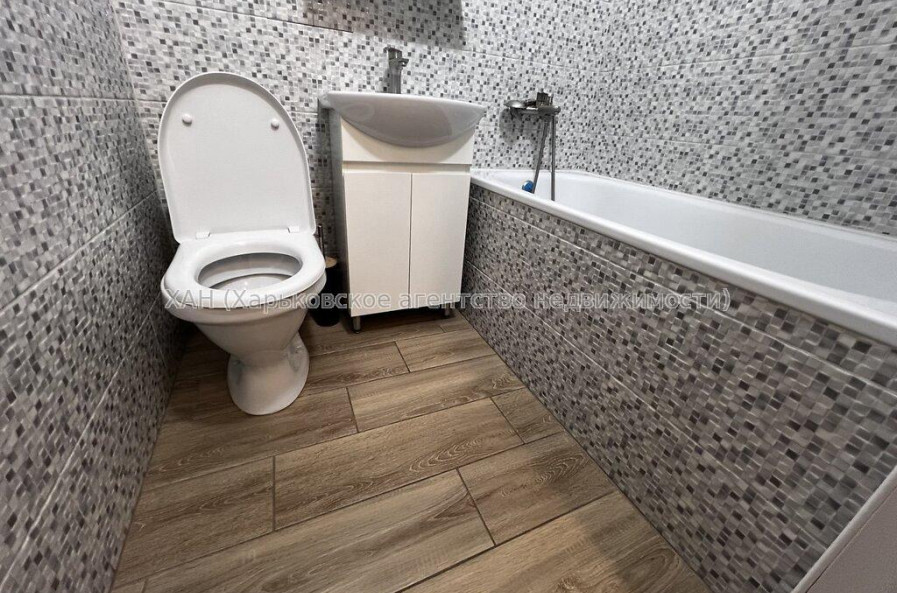 Продам квартиру, Драгоманова ул. , 1 кім., 20 м², евроремонт 