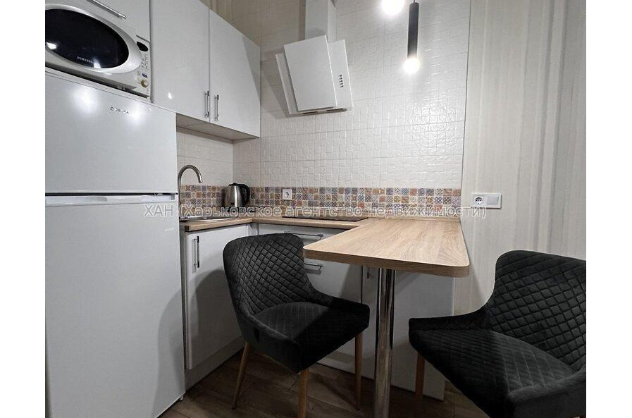 Продам квартиру, Драгоманова ул. , 1 кім., 20 м², евроремонт 