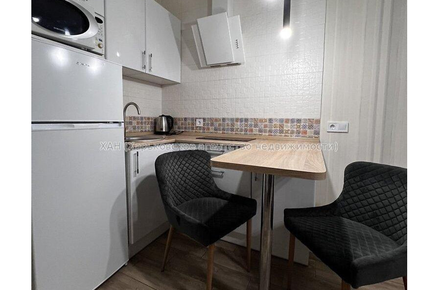 Продам квартиру, Драгоманова ул. , 1 кім., 20 м², евроремонт 