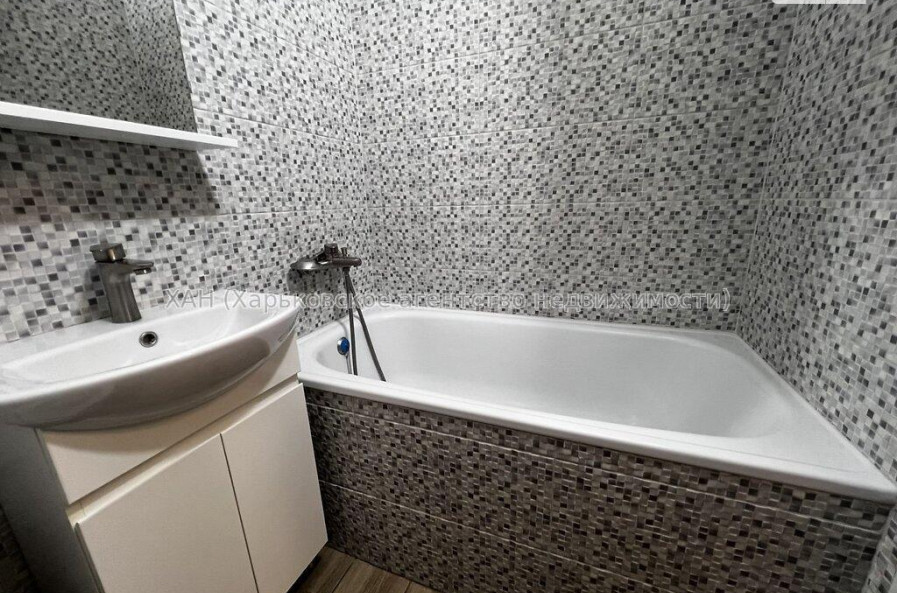 Продам квартиру, Драгоманова ул. , 1 кім., 20 м², евроремонт 