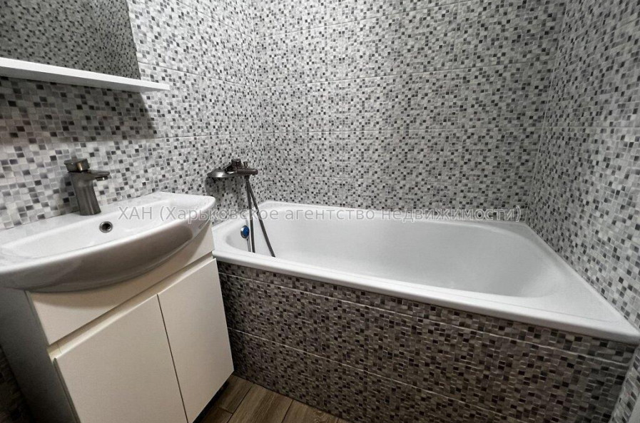 Продам квартиру, Драгоманова ул. , 1 кім., 20 м², евроремонт 