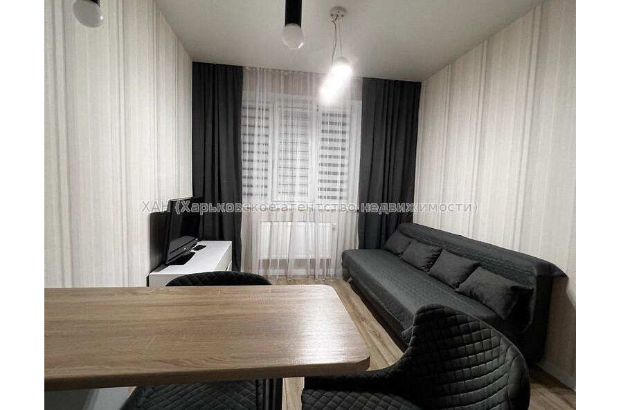 Продам квартиру, Драгоманова ул. , 1 кім., 20 м², евроремонт 