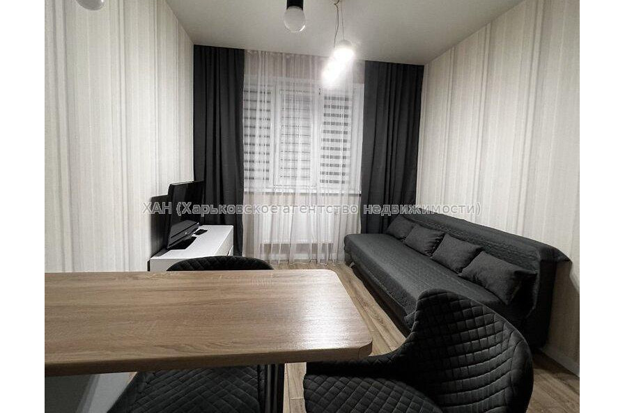 Продам квартиру, Драгоманова ул. , 1 кім., 20 м², евроремонт 