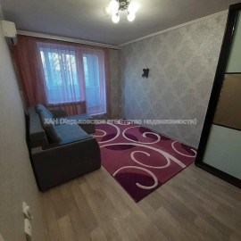 Продам квартиру, Гвардейцев Широнинцев ул. , 2 кім., 46 м², косметический ремонт