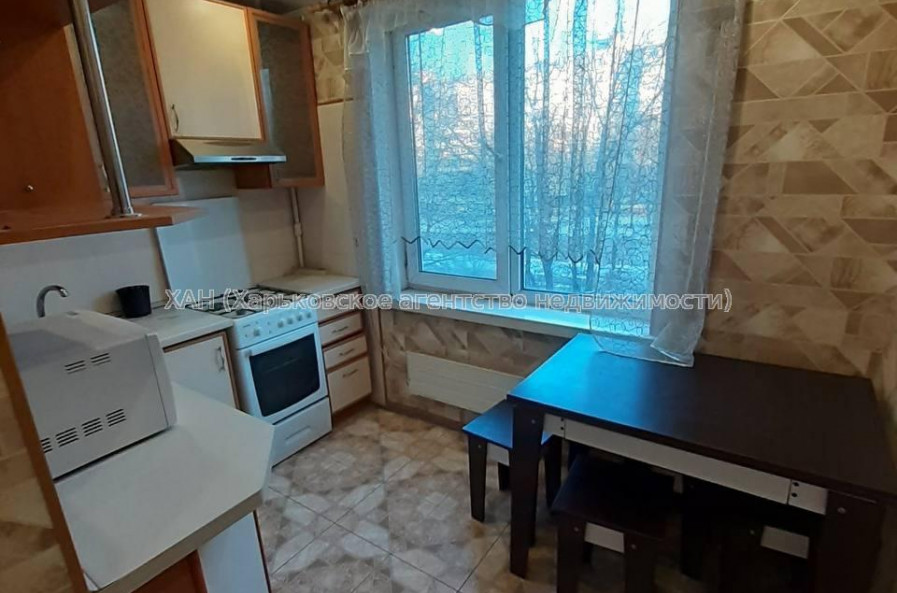 Продам квартиру, Гвардейцев Широнинцев ул. , 2 кім., 46 м², косметический ремонт 