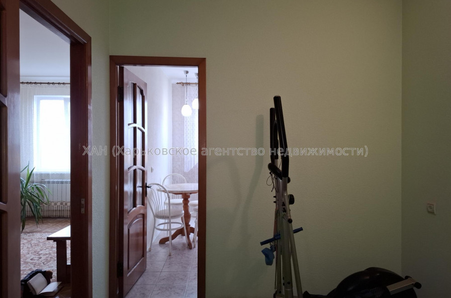 Продам квартиру, Горького въезд , 1/4 , 3 кім., 70.60 м², капитальный ремонт 