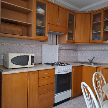 Продам квартиру, Горького въезд , 1/4 , 3 кім., 70.60 м², капитальный ремонт 