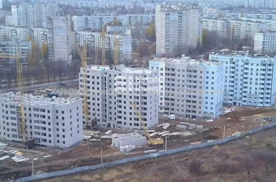 Продам квартиру, Валентиновская ул. , 1 кім., 40 м², без внутренних работ 