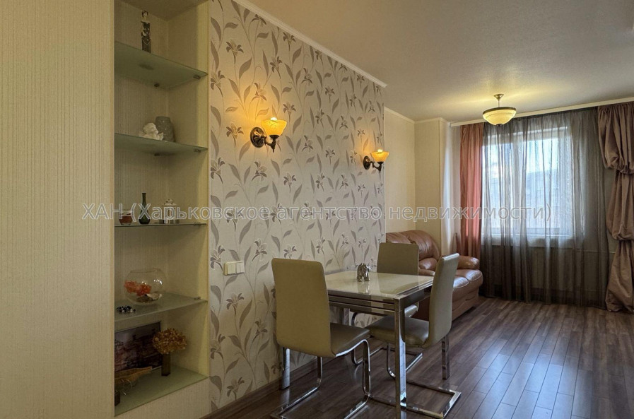 Продам квартиру, Аэрокосмический пр. , 2  ком., 86 м², евроремонт 