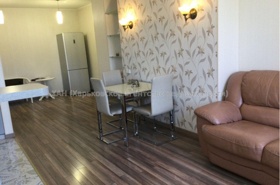 Продам квартиру, Аэрокосмический пр. , 2 кім., 86 м², евроремонт 