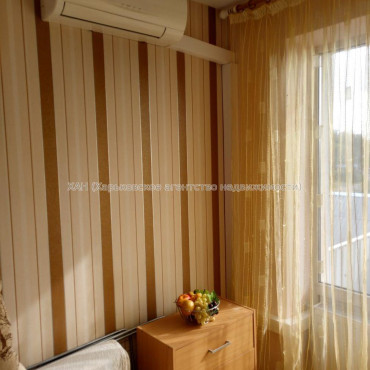 Продам квартиру, Шевченковский пер. , 1  ком., 16.20 м², косметический ремонт 