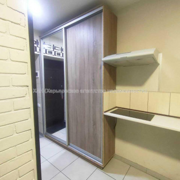 Продам квартиру, Леси Украинки ул. , 1 кім., 14 м², капитальный ремонт 