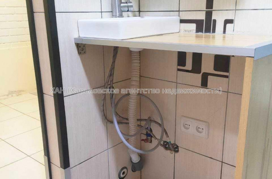 Продам квартиру, Леси Украинки ул. , 1 кім., 14 м², капитальный ремонт 