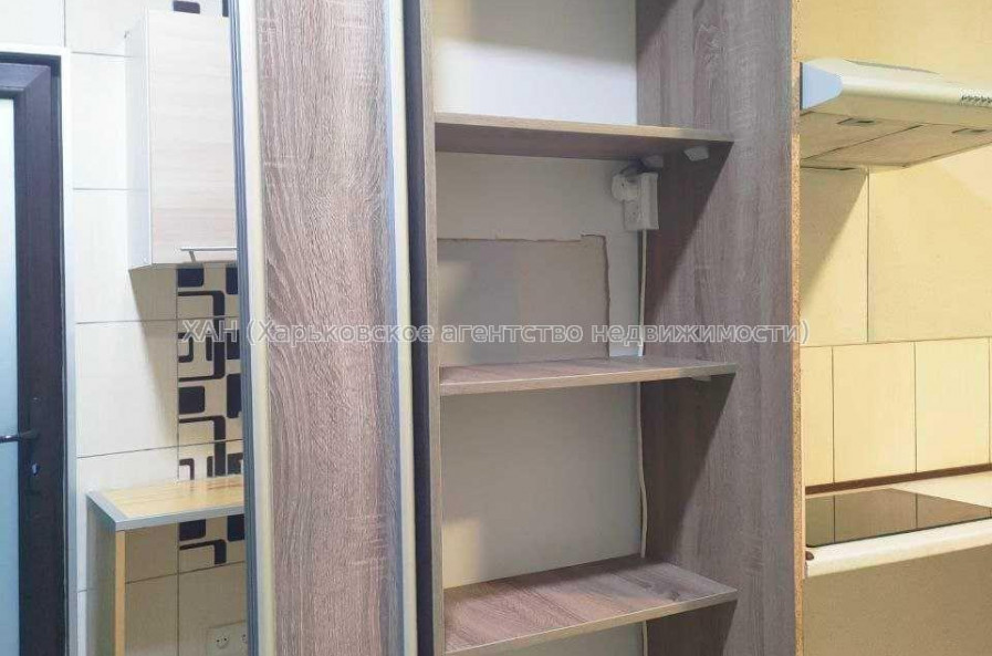 Продам квартиру, Леси Украинки ул. , 1 кім., 14 м², капитальный ремонт 