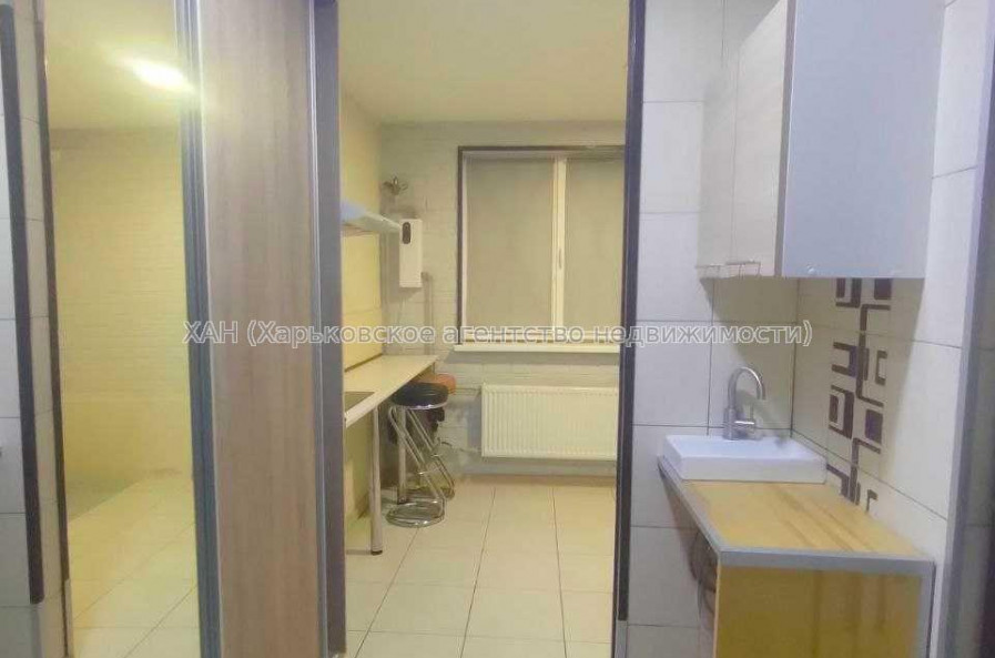 Продам квартиру, Леси Украинки ул. , 1 кім., 14 м², капитальный ремонт 