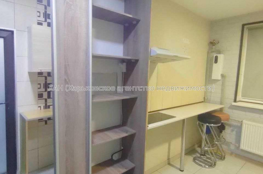 Продам квартиру, Леси Украинки ул. , 1 кім., 14 м², капитальный ремонт 