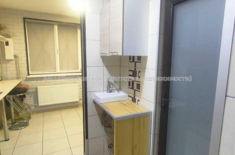 Продам квартиру, Леси Украинки ул. , 1 кім., 14 м², капитальный ремонт 