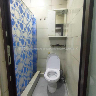 Продам квартиру, Леси Украинки ул. , 1 кім., 14 м², капитальный ремонт 