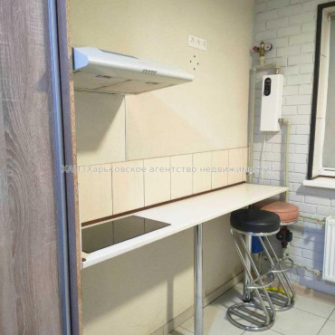 Продам квартиру, Леси Украинки ул. , 1 кім., 14 м², капитальный ремонт 