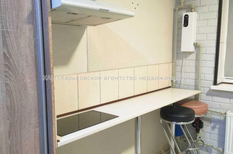 Продам квартиру, Леси Украинки ул. , 1 кім., 14 м², капитальный ремонт 