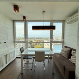 Продам квартиру, Олимпийская ул. , 3 кім., 87 м², авторский дизайн