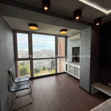 Продам квартиру, Олимпийская ул. , 3  ком., 87 м², авторский дизайн 