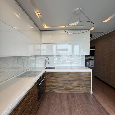 Продам квартиру, Олимпийская ул. , 3  ком., 87 м², авторский дизайн 