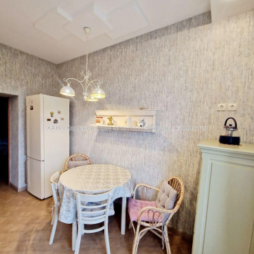 Продам квартиру, Станислава Парталы ул. , 3 кім., 118 м², авторский дизайн 