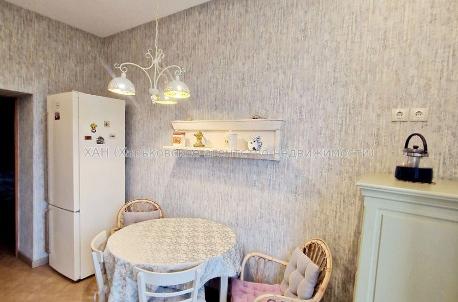 Продам квартиру, Станислава Парталы ул. , 3  ком., 118 м², авторский дизайн 