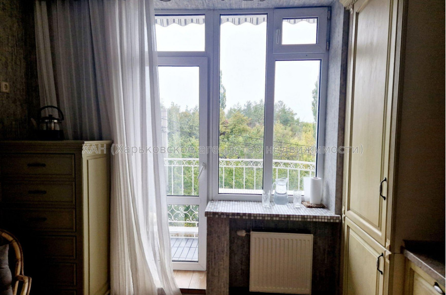 Продам квартиру, Станислава Парталы ул. , 3  ком., 118 м², авторский дизайн 