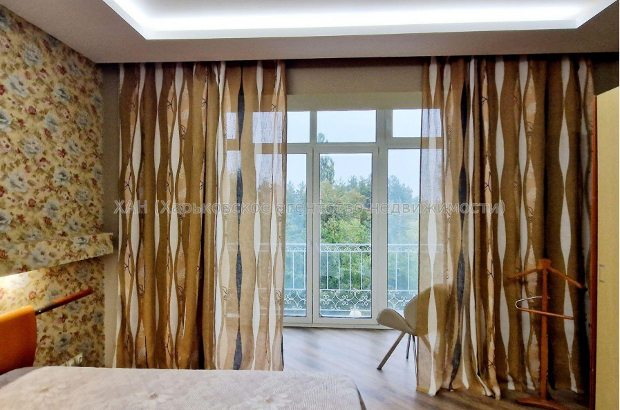 Продам квартиру, Станислава Парталы ул. , 3  ком., 118 м², авторский дизайн 