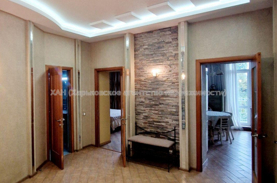 Продам квартиру, Станислава Парталы ул. , 3  ком., 118 м², авторский дизайн 