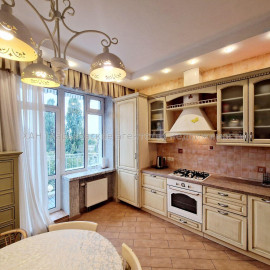 Продам квартиру, Станислава Парталы ул. , 3  ком., 118 м², авторский дизайн