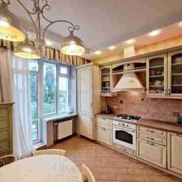 Продам квартиру, Станислава Парталы ул. , 3  ком., 118 м², авторский дизайн 